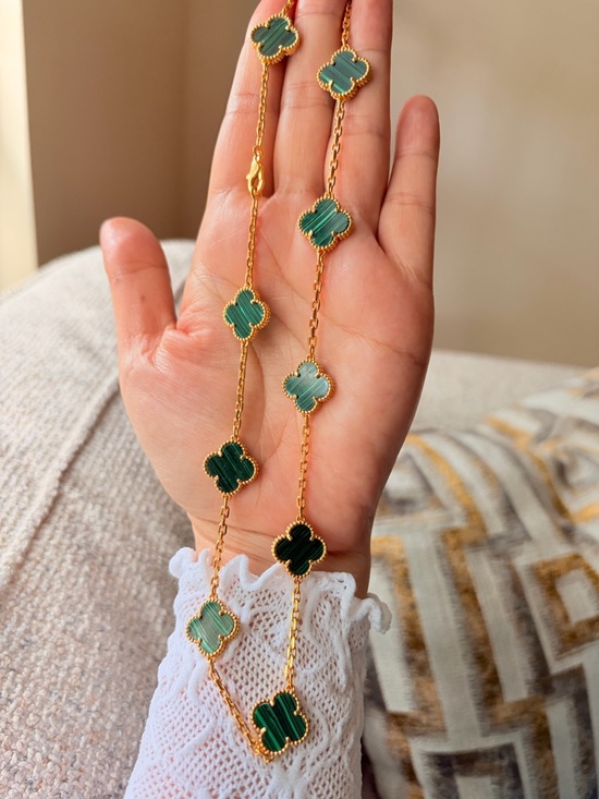 None Jewelry - Gold Chain Necklace with Green Clover Motifs Brand New!